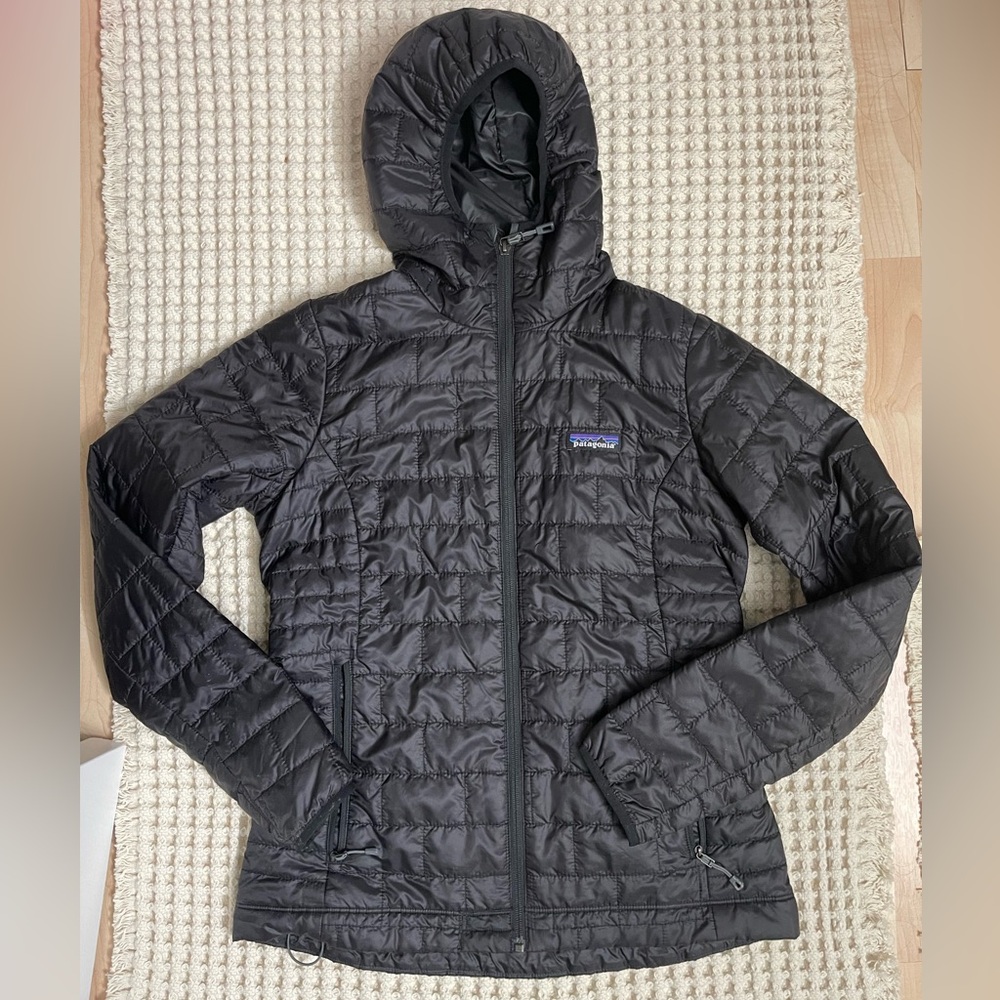 Patagonia Women's Black Hooded Full Zip Puffer Jacket